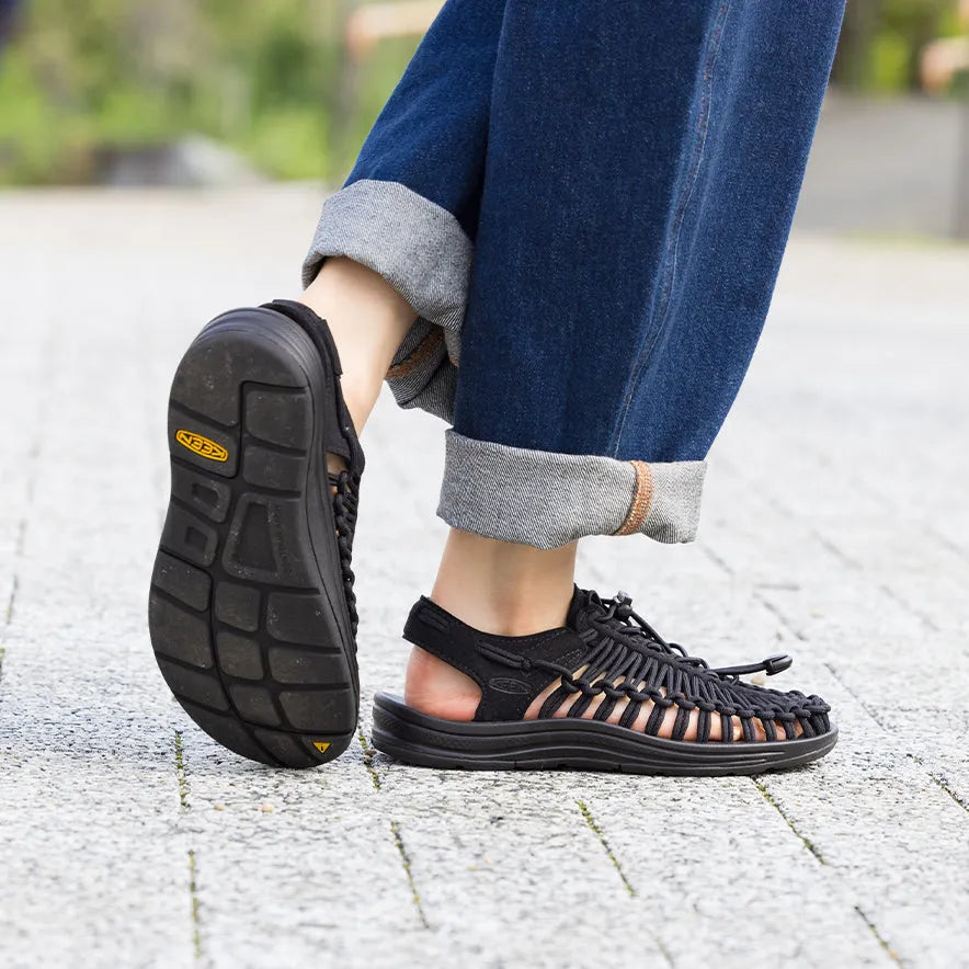 Women's UNEEK Sneaker